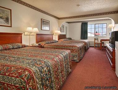 Days Inn By Wyndham Laramie Quarto foto